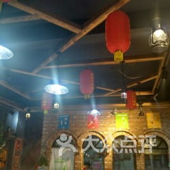 呼和浩特鋼管廠小郡肝串串香火鍋與慢搖吧經(jīng)營(yíng) 美食與夜生活的雙拼指南